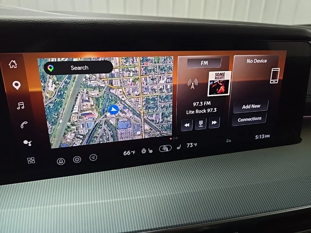 Used 2025 White Nissan SL image 27
