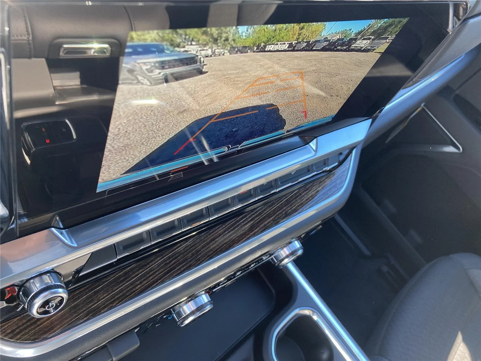 New 2026 Summit White GMC Elevation image 15