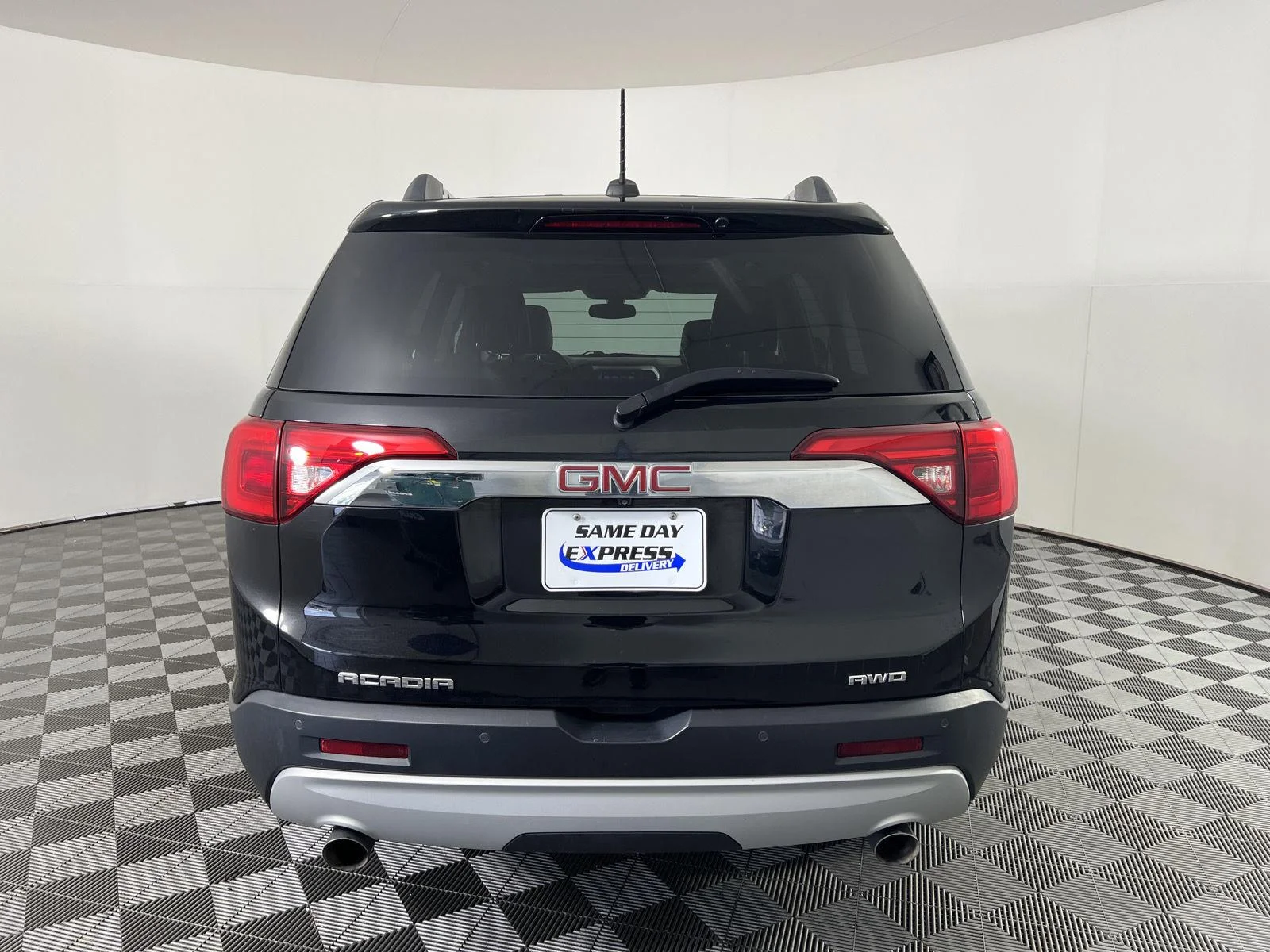 Used 2019 Ebony Twilight Metallic GMC SLT image 4