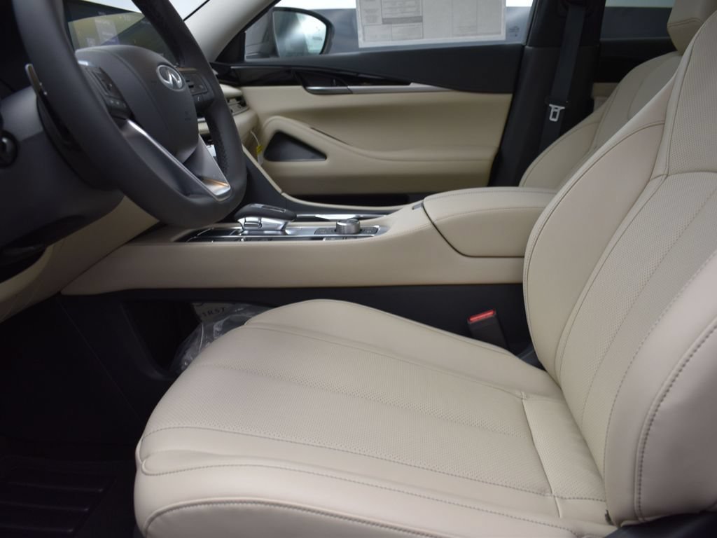 Certified Used 2025 Gray INFINITI PURE image 13