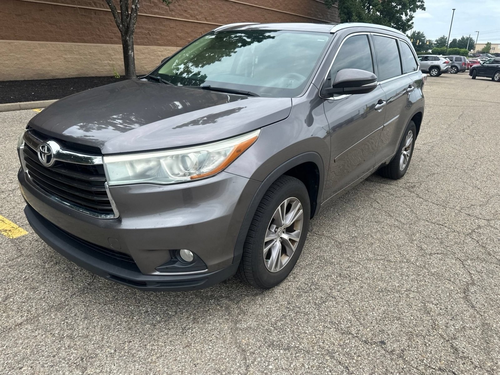 Used 2015 Predawn Gray Mica Toyota XLE image 3