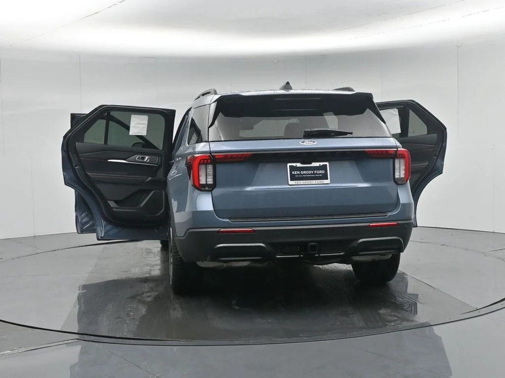 New 2026 Vapor Blue Metallic Ford ST-Line image 33