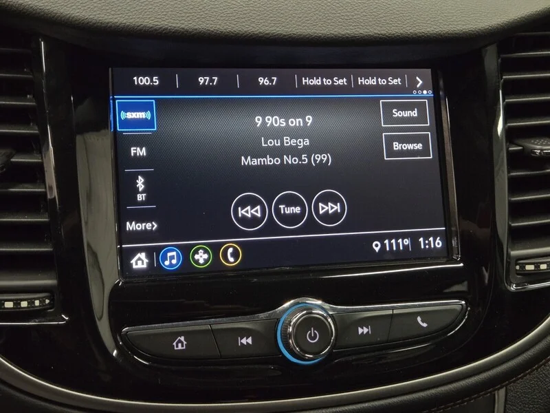 Used 2018 Summit White Chevrolet LT image 17