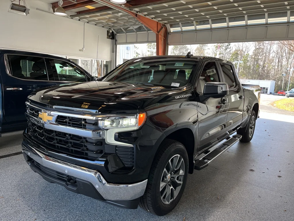 2026 Chevrolet Silverado 1500 LT - Photo 4