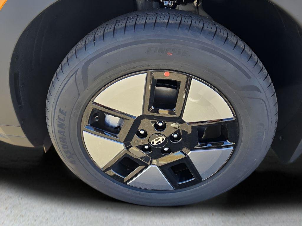 New 2026 Shimmering Silver Hyundai SE image 10