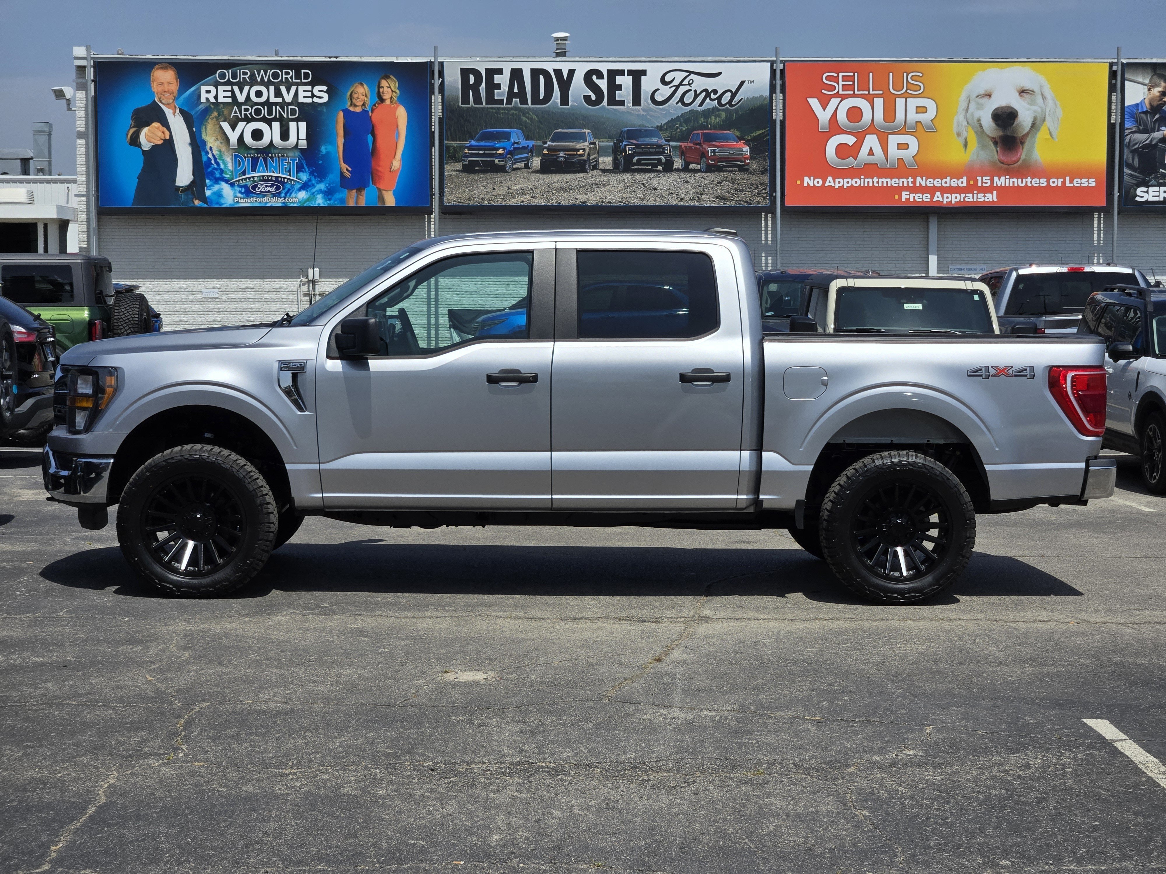 Used 2023 Silver Ford XLT image 4