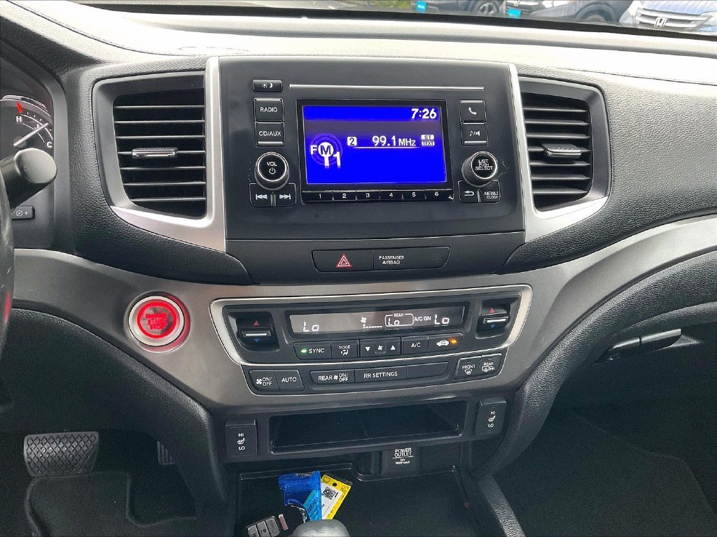 Used 2018 White Honda RTL image 25