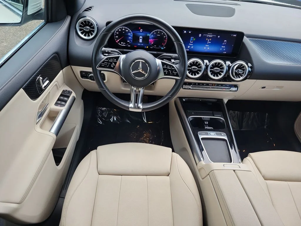 Used 2025 White Mercedes-Benz GLA 250 image 18