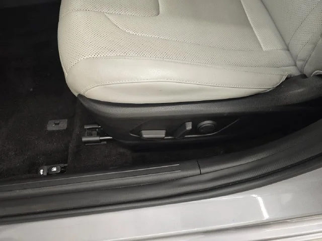 Used 2025 Metal Hyundai Limited image 34