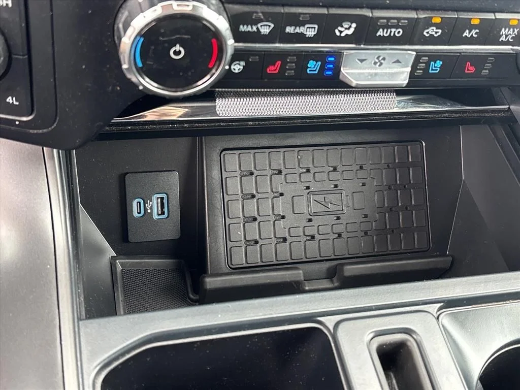 Used 2024 Black Ford Lariat image 36