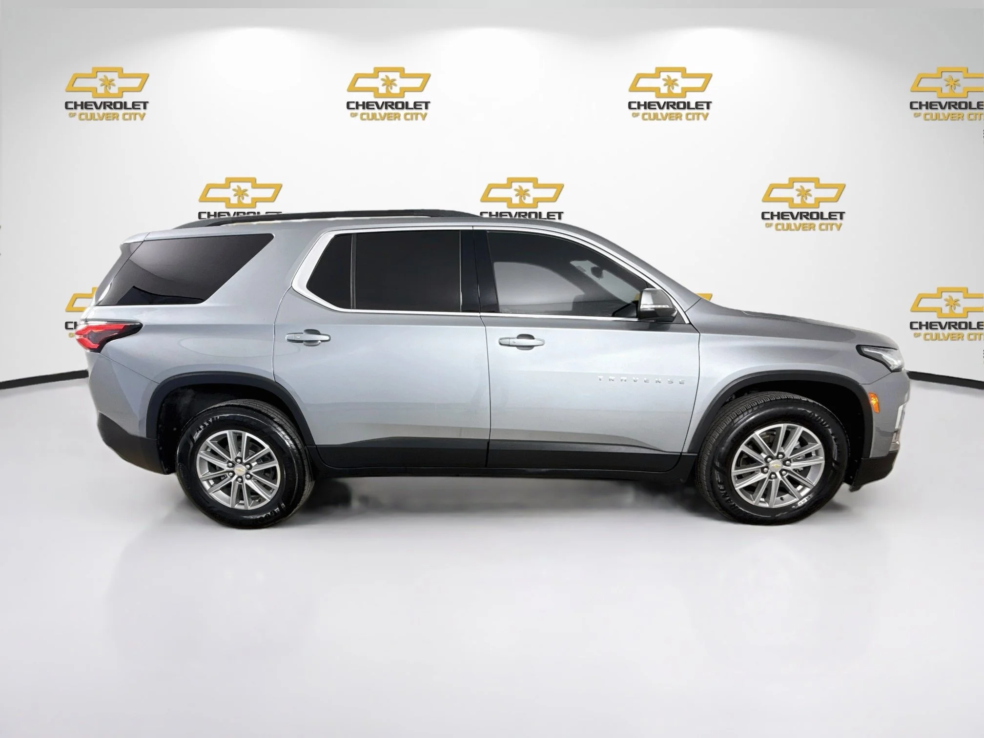 Used 2023 Sterling Gray Metallic Chevrolet LT Cloth image 9