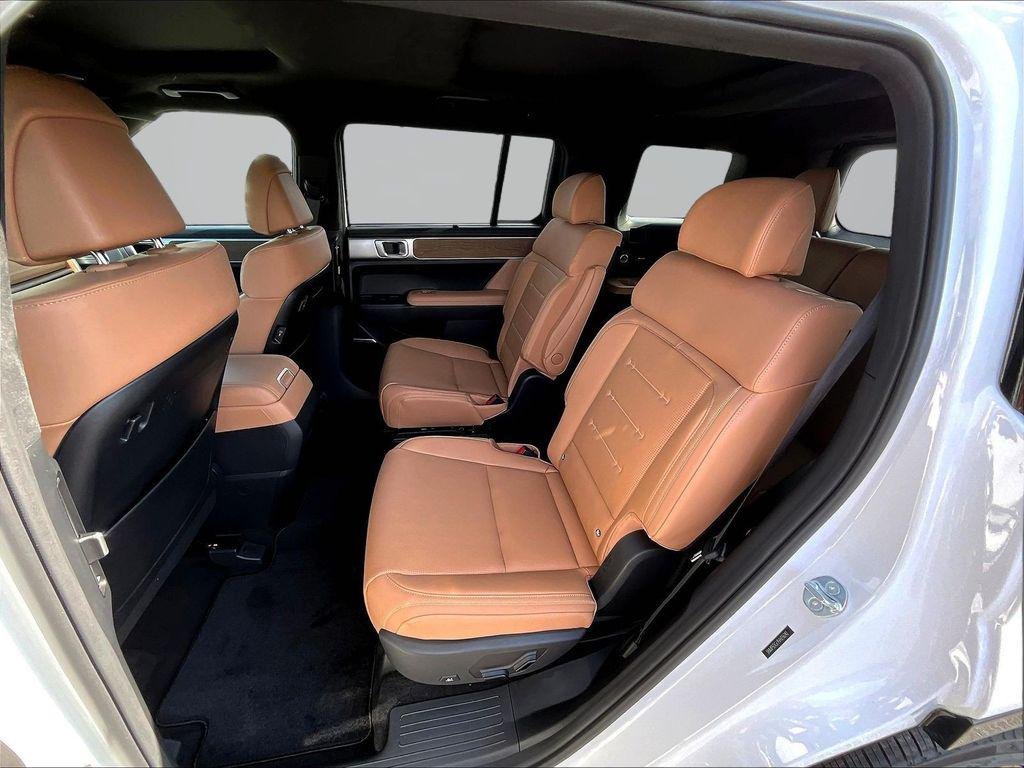 New 2027 White Hyundai Calligraphy AWD image 25