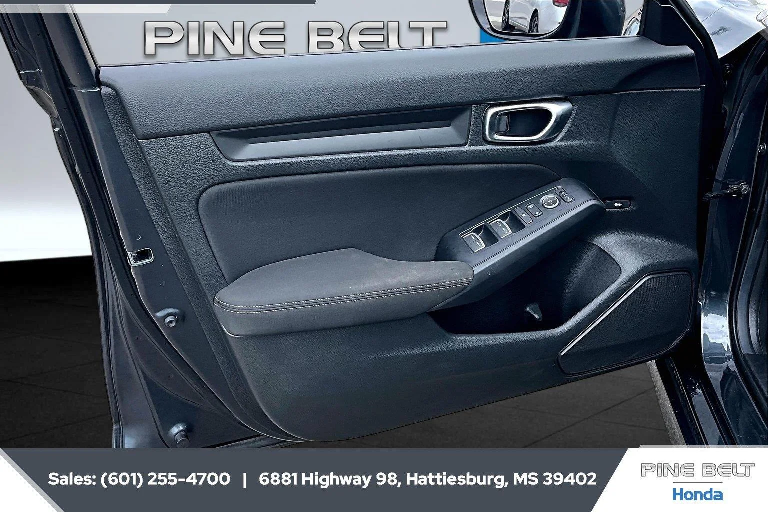 Used 2025 Meteorite Gray Metallic Honda LX image 17