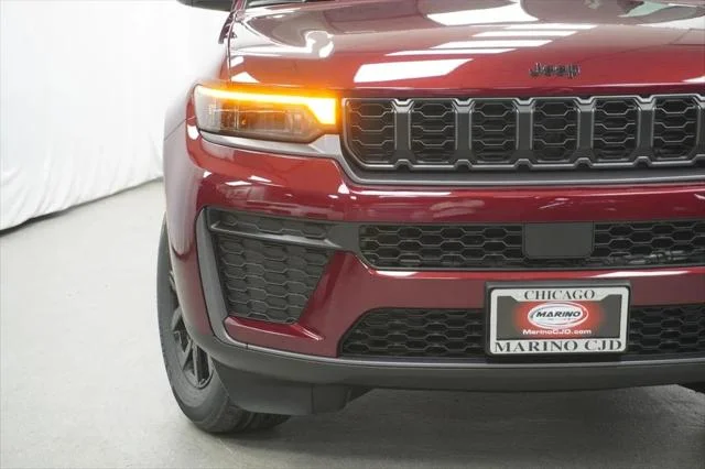 New 2026 Velvet Red Pearl-Coat Exterior Paint Jeep Laredo image 6