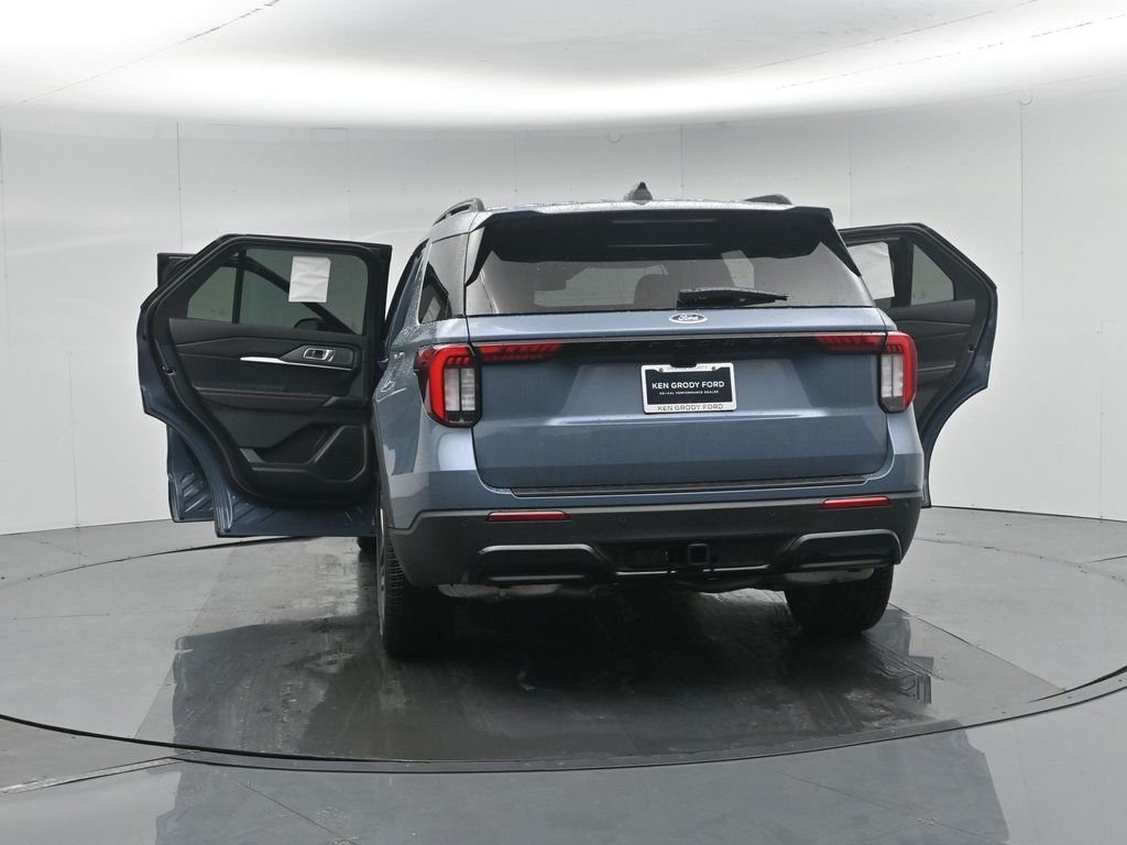New 2026 Vapor Blue Metallic Ford ST-Line image 33