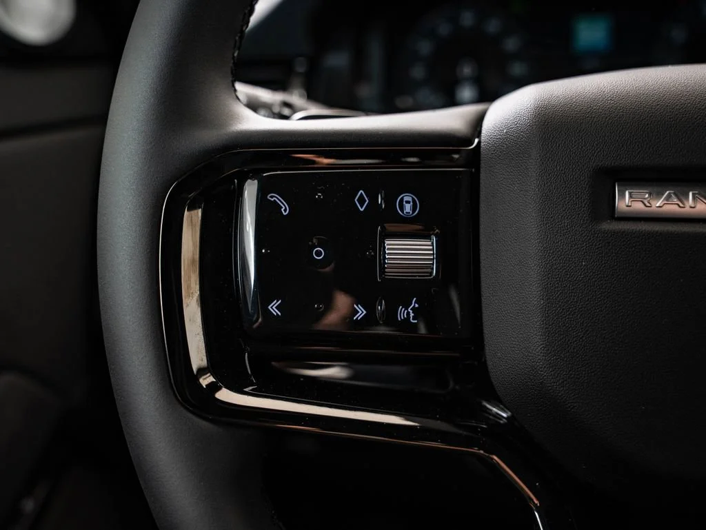 New 2026 Fuji White Land Rover Dynamic image 29