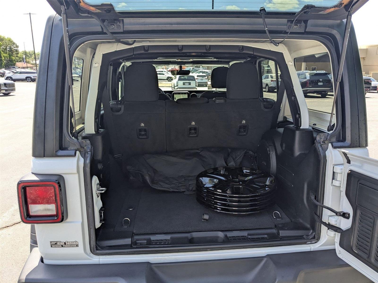 Used 2022 Bright White Clearcoat Jeep Unlimited Sport S image 5