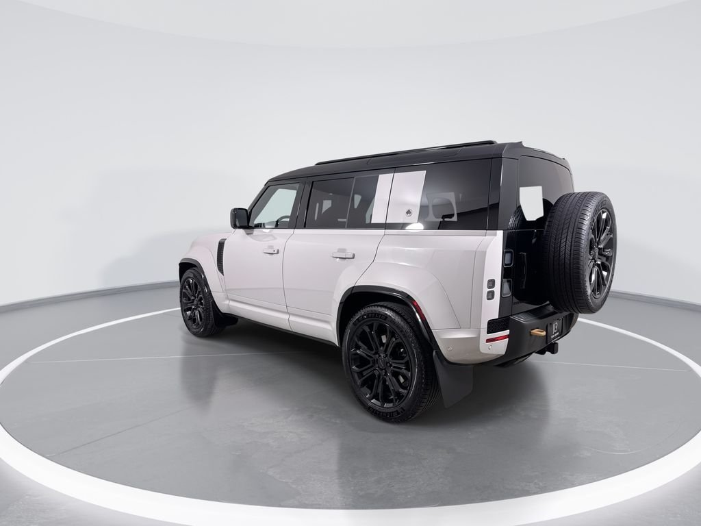 2026 Land Rover Defender OCTA - Photo 6