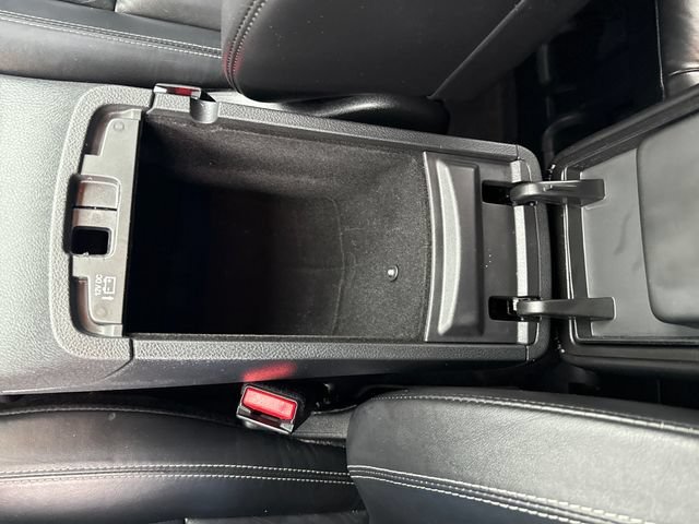 Used 2017 Diamond Black Crystal Pearlcoat Jeep Limited image 24