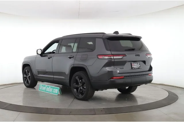 Used 2021 Gray Jeep Altitude image 8