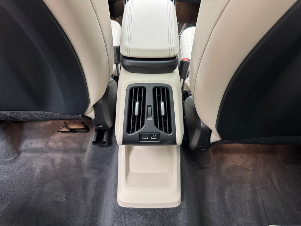 2025 BMW X1 28i - Photo 12