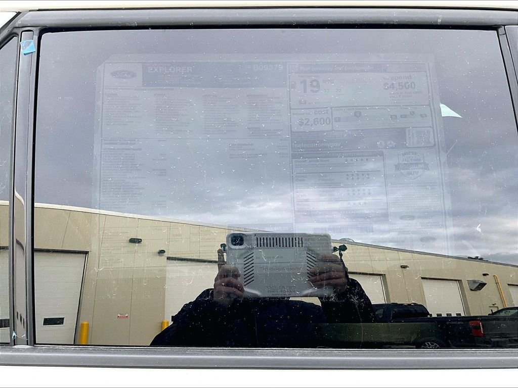 New 2026 Star White Metallic Tri-Coat Ford Tremor image 15