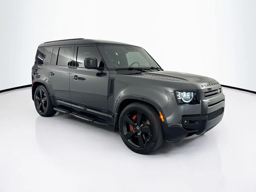 Used 2024 Gray Land Rover X image 3