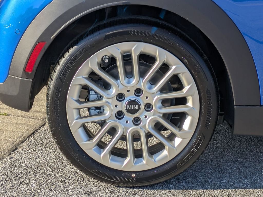 New 2026 Blue Metallic MINI Signature Plus image 9