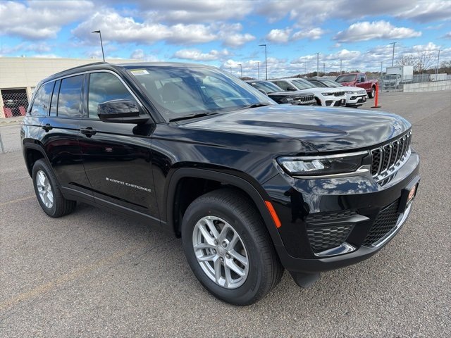 2025 Jeep Grand Cherokee Laredo X 4WD