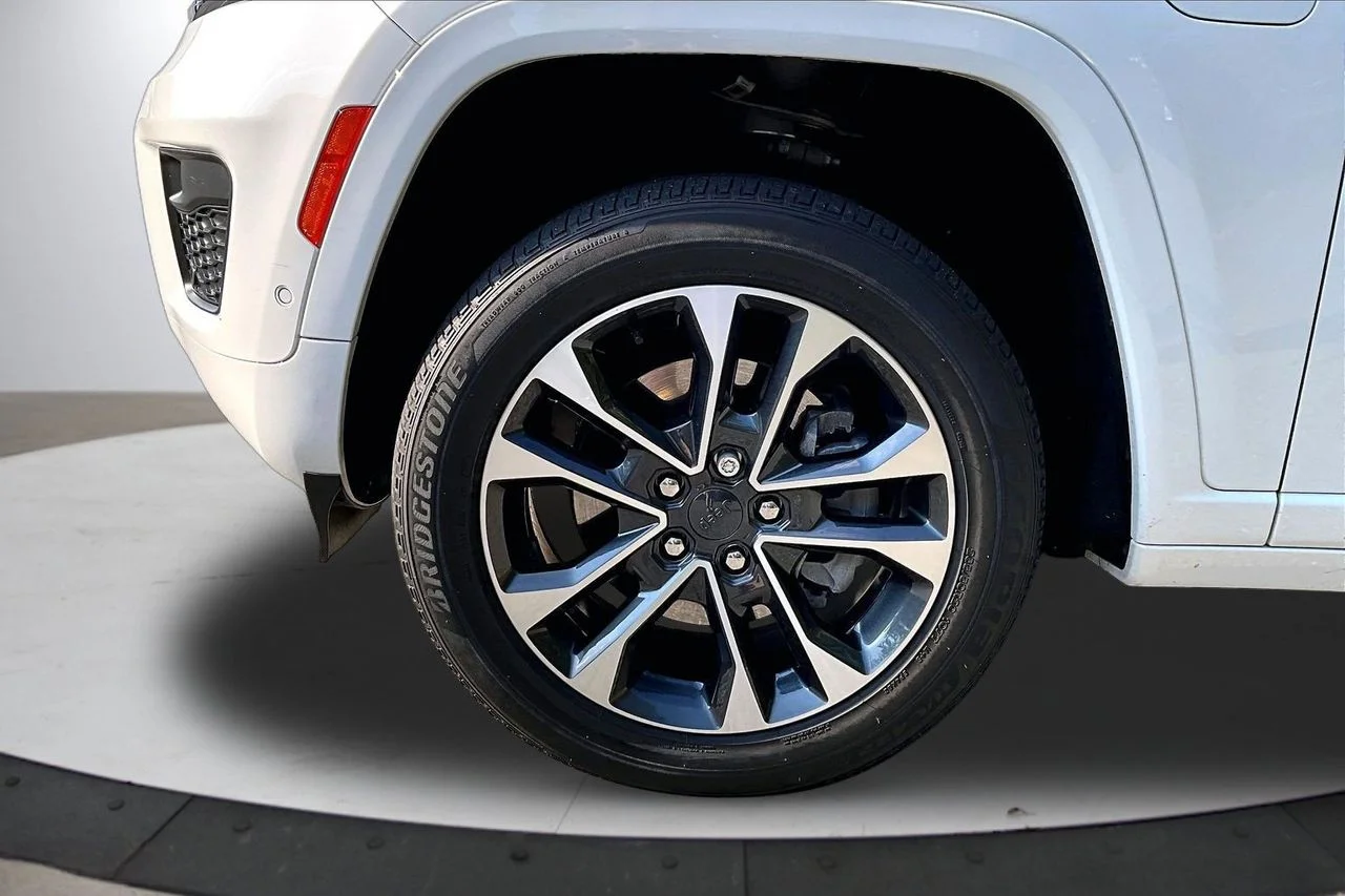 Used 2023 White Jeep Overland 4xe image 33