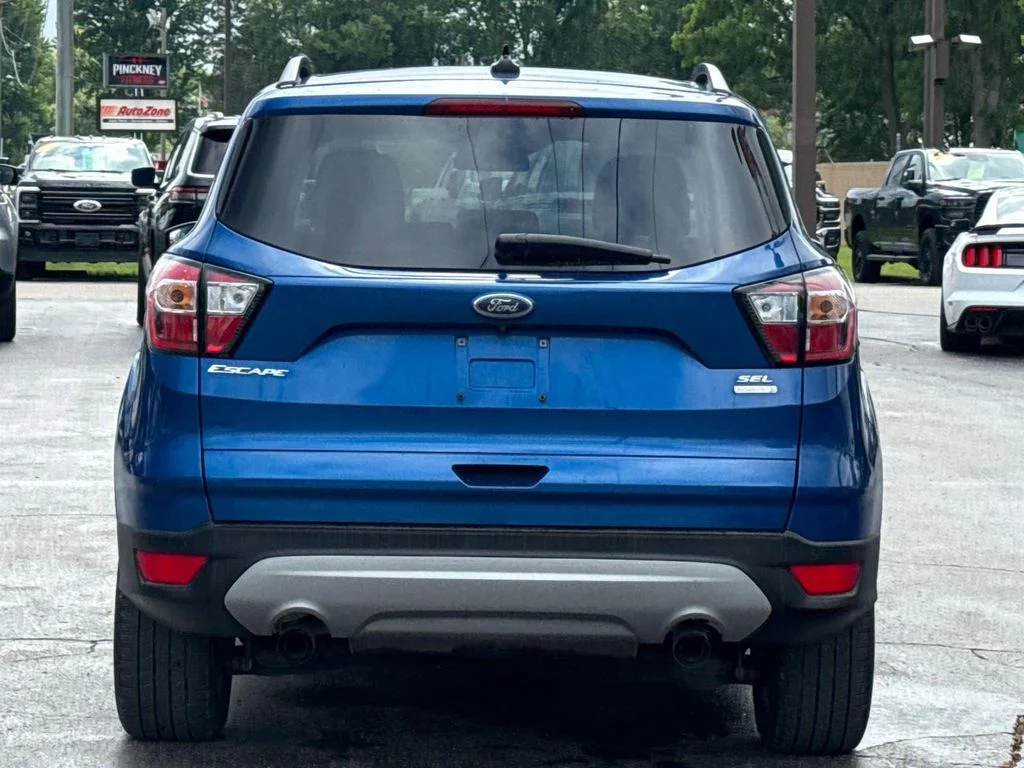 Used 2018 Blue Ford SEL image 8