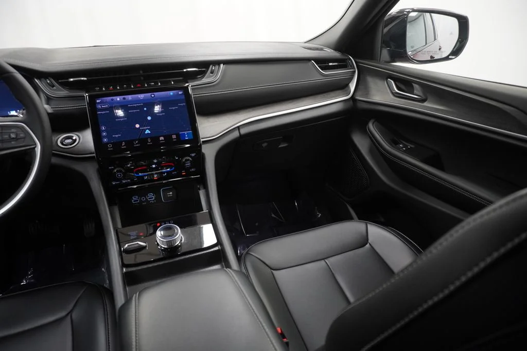 Used 2025 Red Jeep Limited image 26