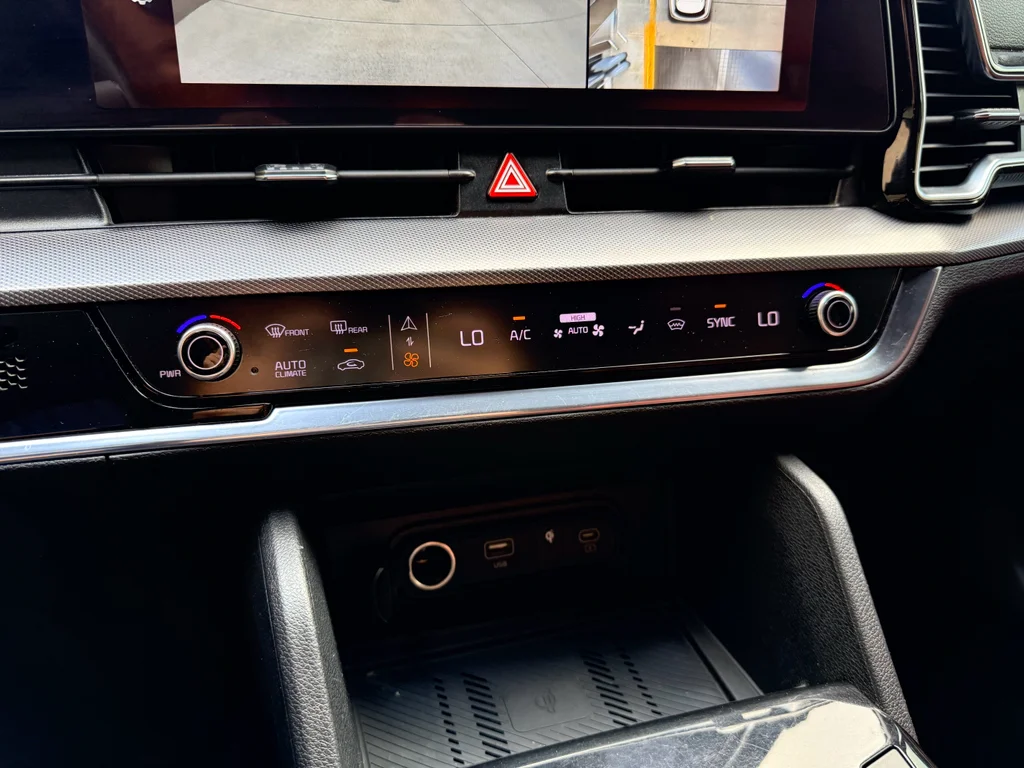 Used 2023 Wolf Gray Kia SX-Prestige image 21