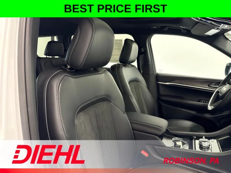 New 2026 Bright White Clear-Coat Exterior Paint Jeep  image 15