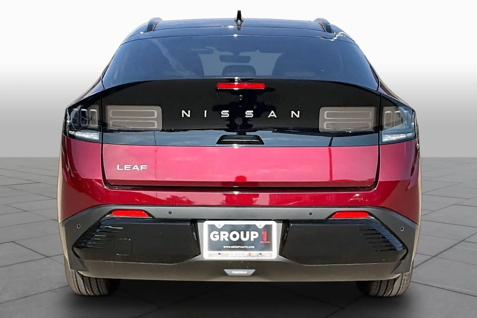 New 2026 Coulis Red Metallic/Black Nissan PLATINUM+ image 4