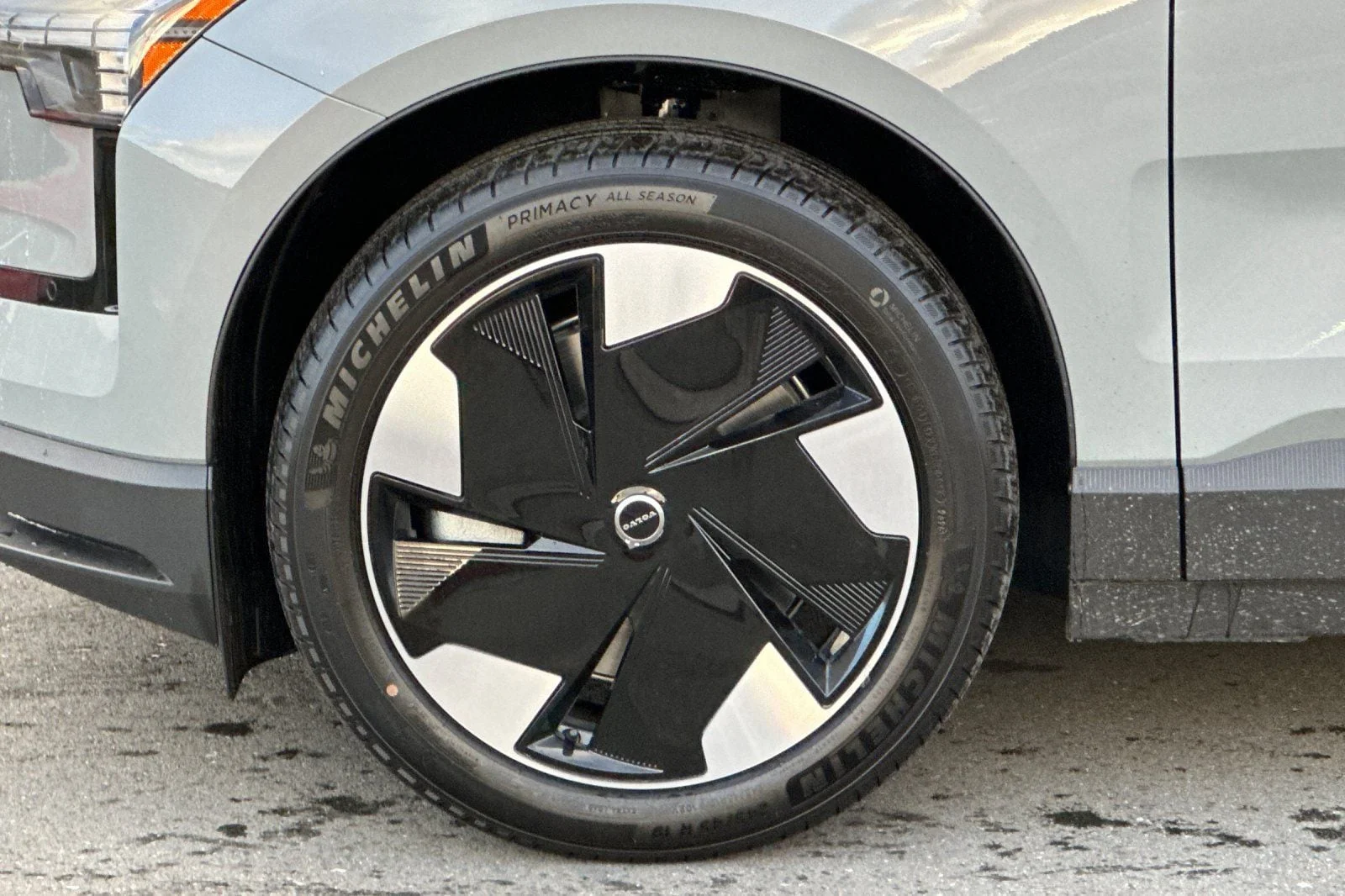 New 2026 Vapour Grey Volvo Twin Motor Plus image 11