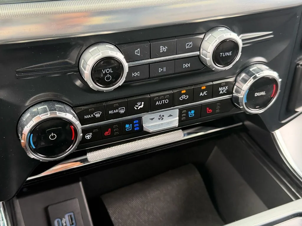 Used 2024 White Ford Lariat image 24