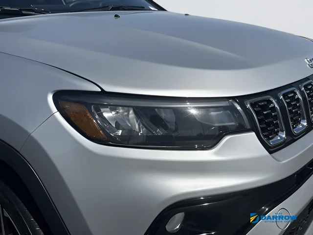 Used 2025 Silver Jeep Limited image 27