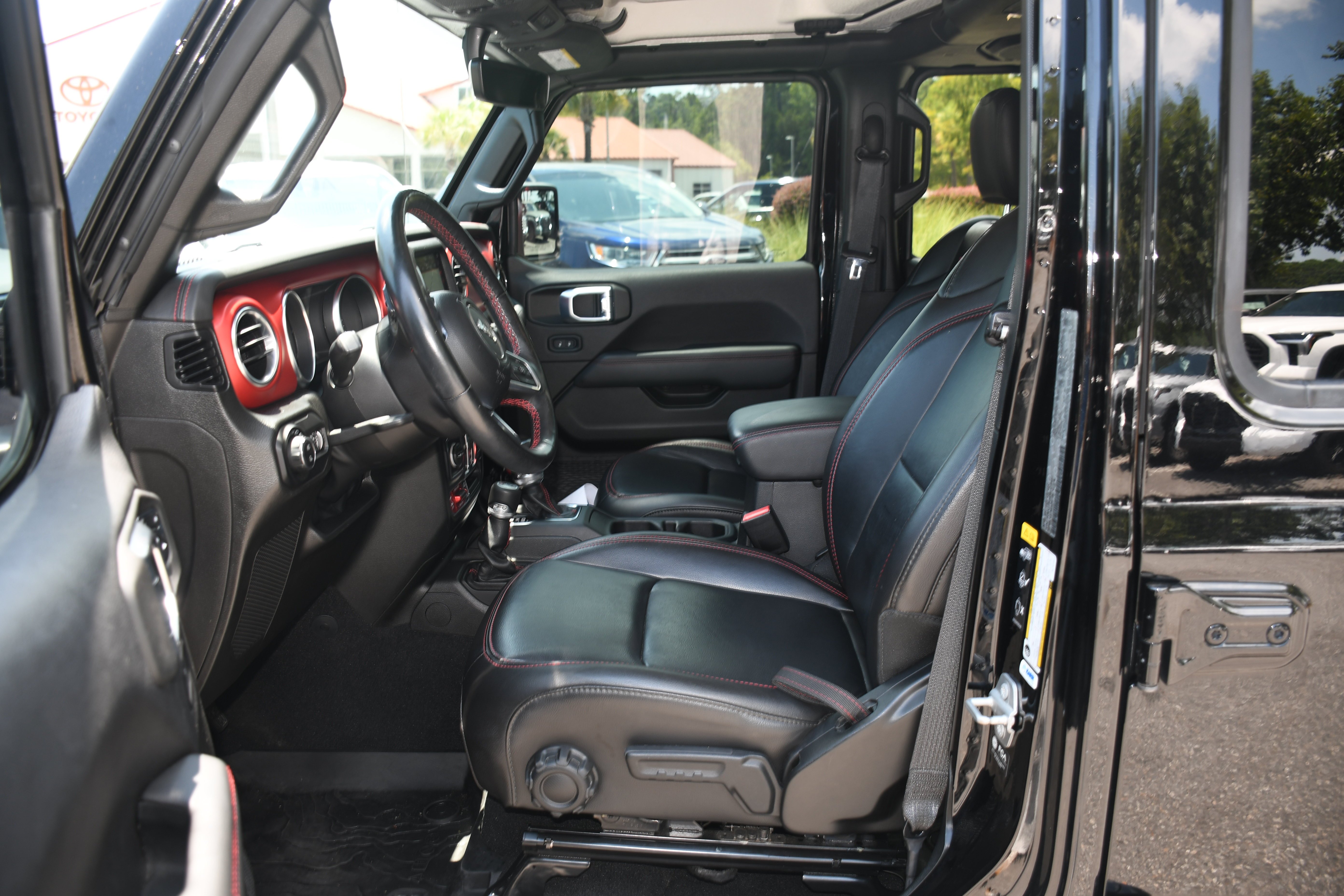 Used 2022 Black Jeep Rubicon image 7