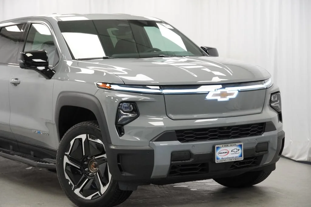 New 2026 Slate Gray Metallic Chevrolet LT - Max Range image 8