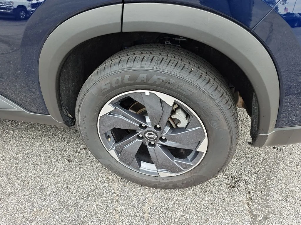Used 2025 Blue Nissan SV image 10