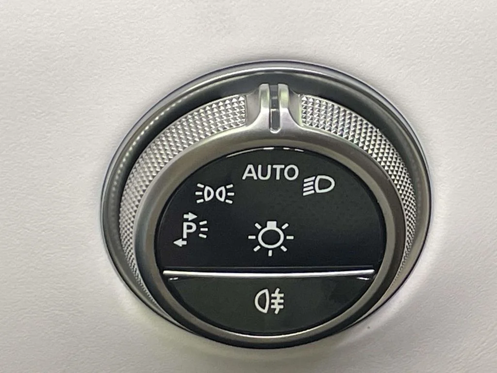Used 2025 White Mercedes-Benz Base image 27