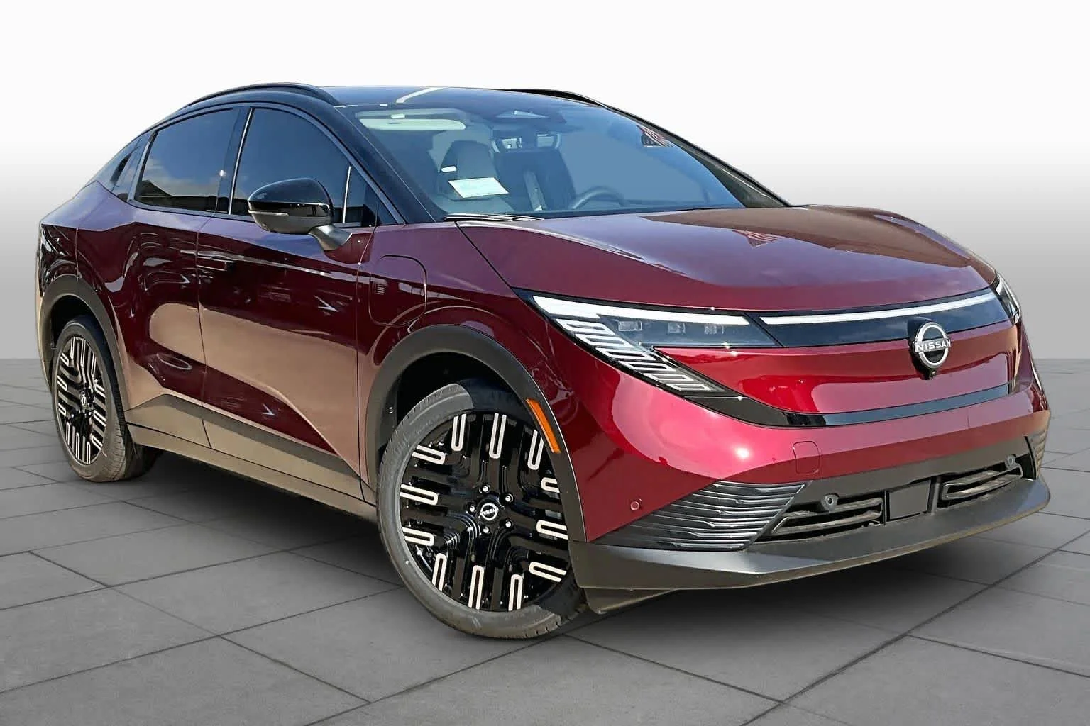 New 2026 Coulis Red Metallic/Black Nissan PLATINUM+ image 2