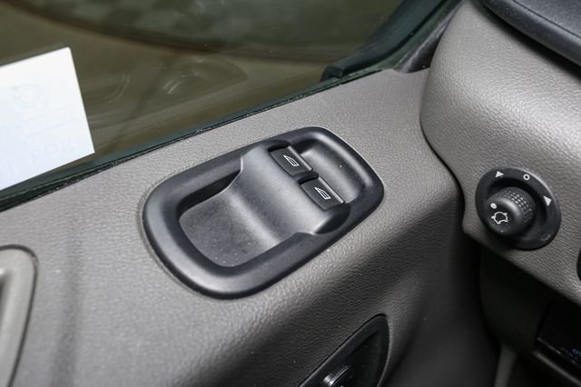 Used 2025  Ford Base image 30