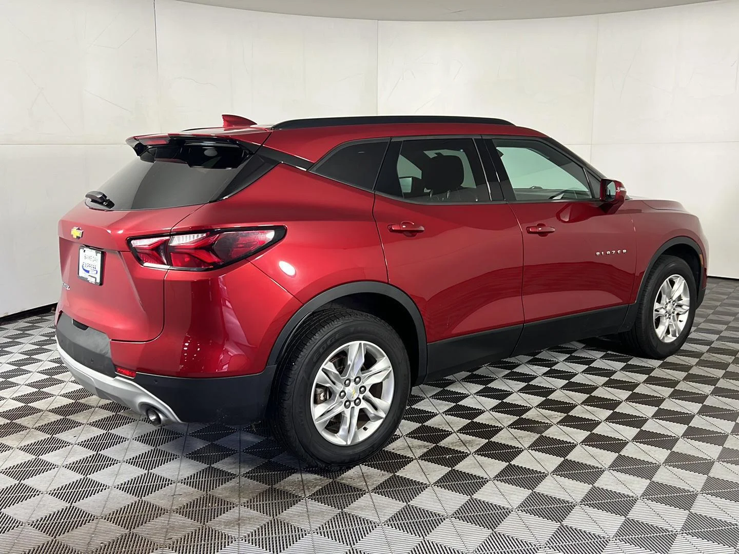 Used 2019 Red Tintcoat Chevrolet  image 16