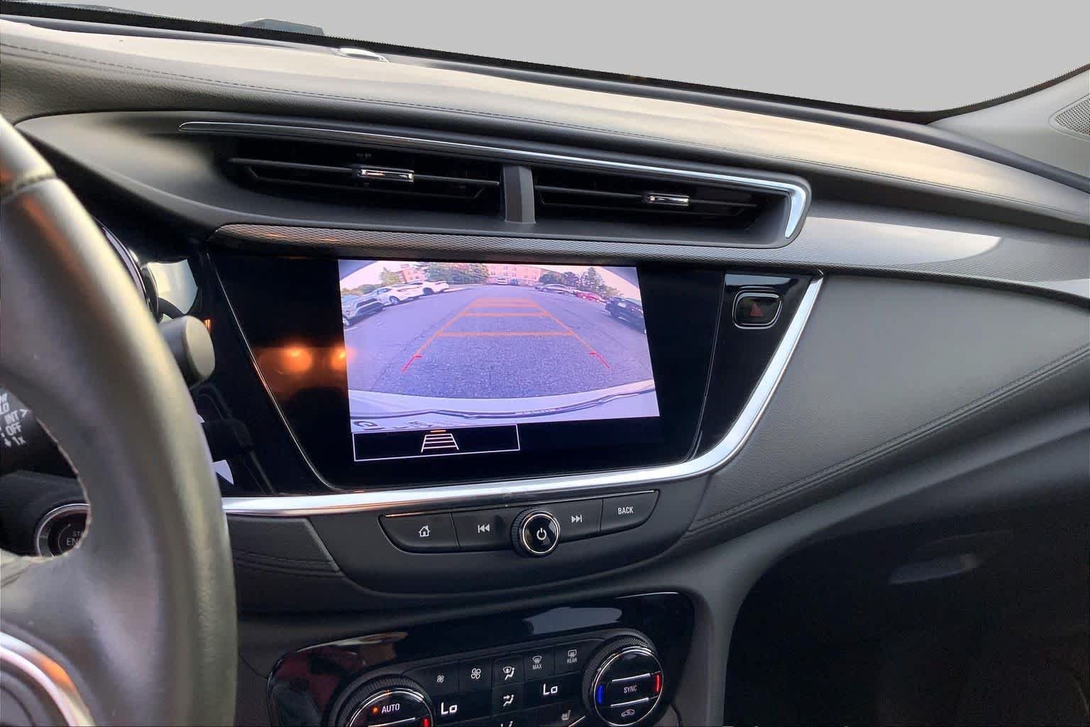Used 2022 White Frost Tricoat Buick Select image 28