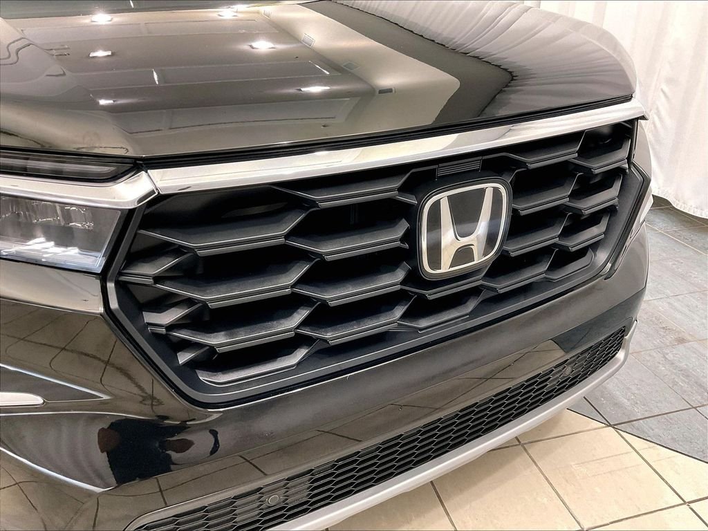 Used 2023 Black Honda EX-L image 32