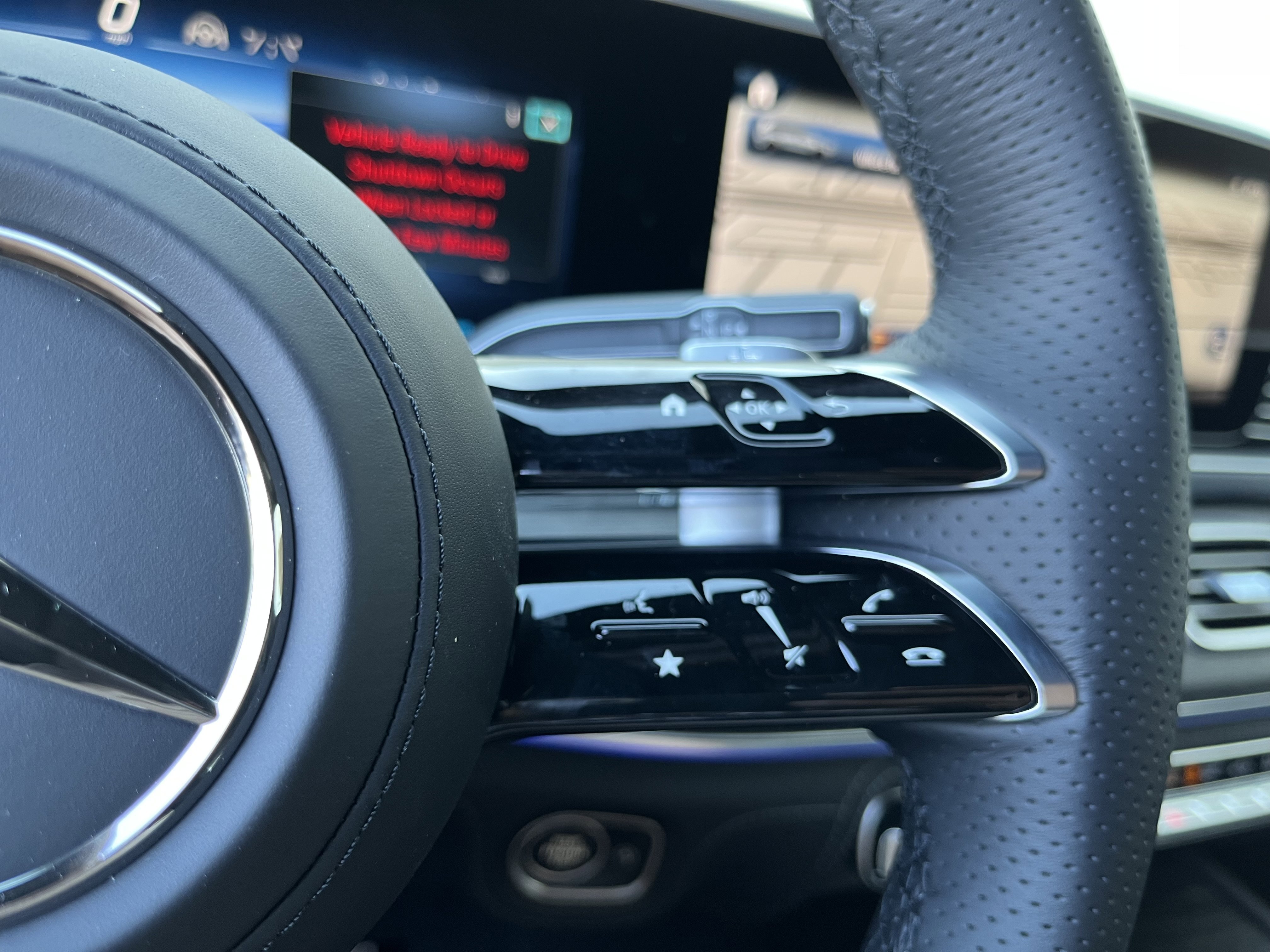 New 2026 SELENITE GREY Mercedes-Benz GLS 450 image 25