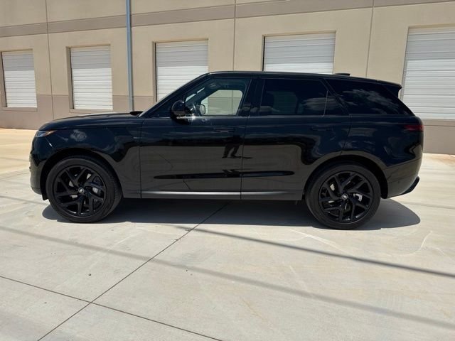 Used 2025 Black Land Rover SE image 7