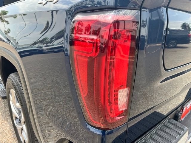 Used 2022 PACIFIC BLUE METALLIC GMC SLT image 7